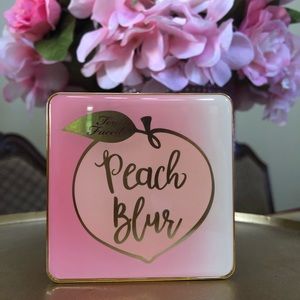 Too Faced Peach Blur Powder